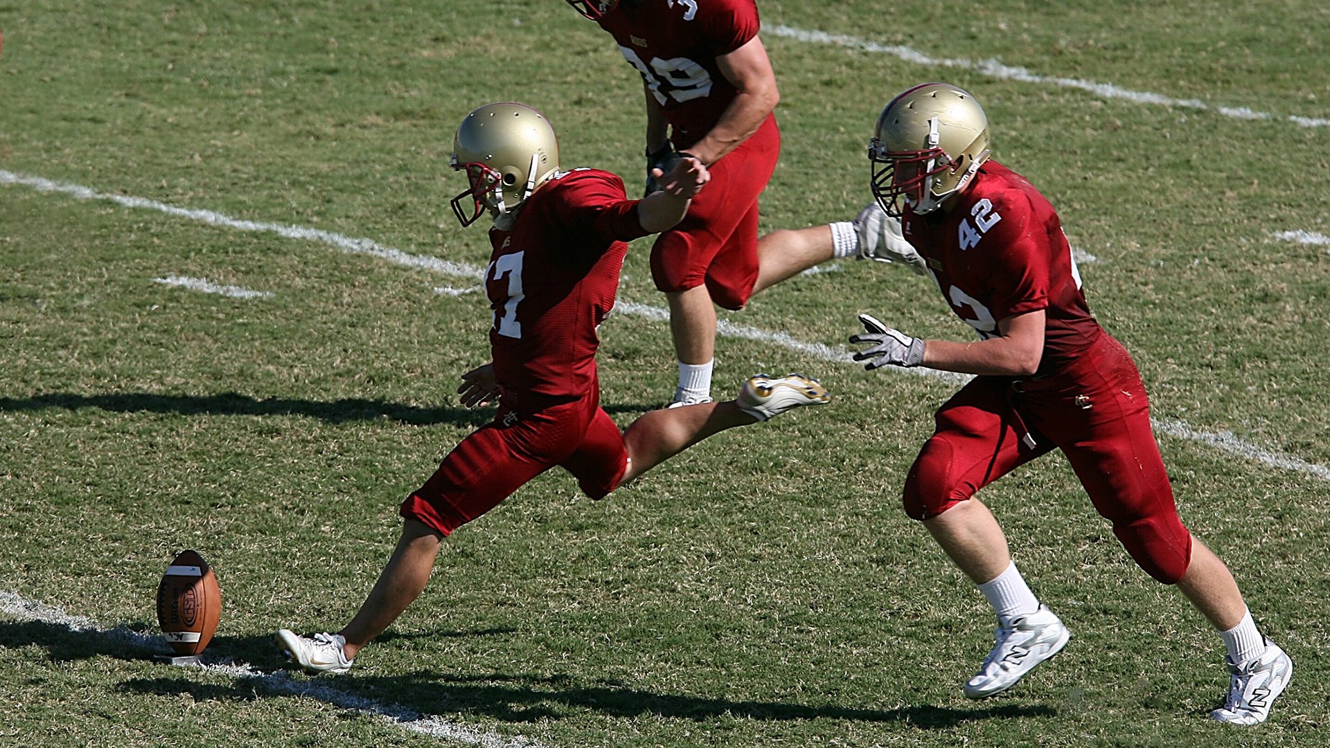 中国男子4×200米自由泳接力决赛表现超预期，4×100米自由泳接力赛